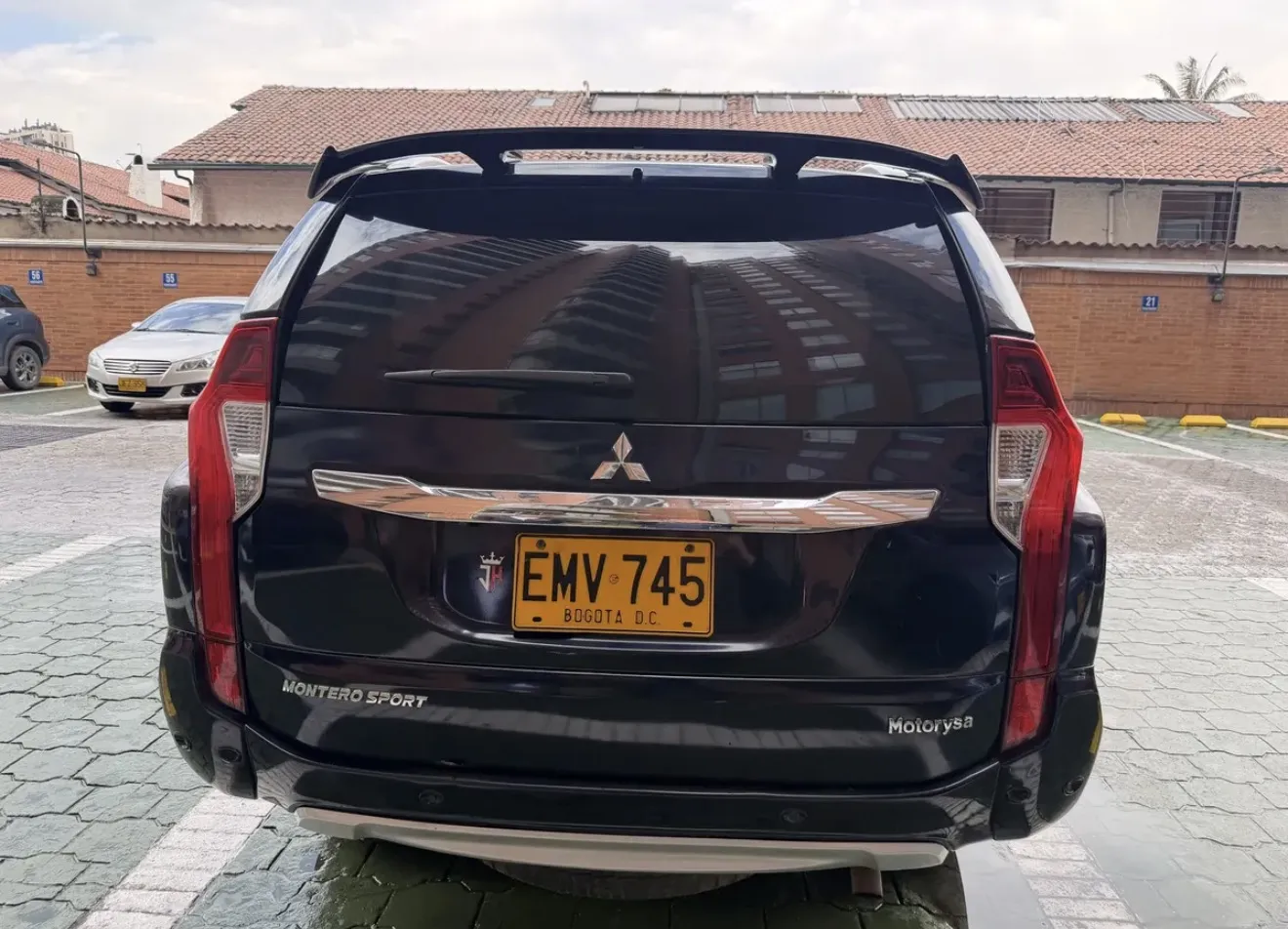 MITSUBISHI MONTERO SPORT GASOLINA 2018
