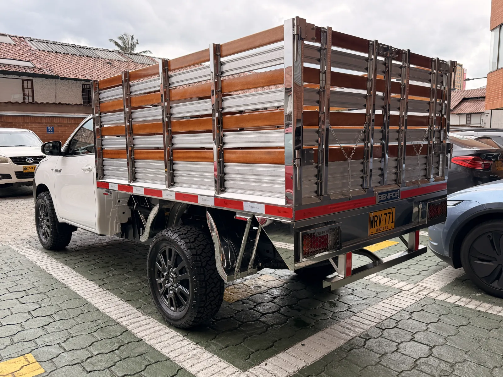 TOYOTA HILUX 2.4 DIÉSEL 4X4 2027