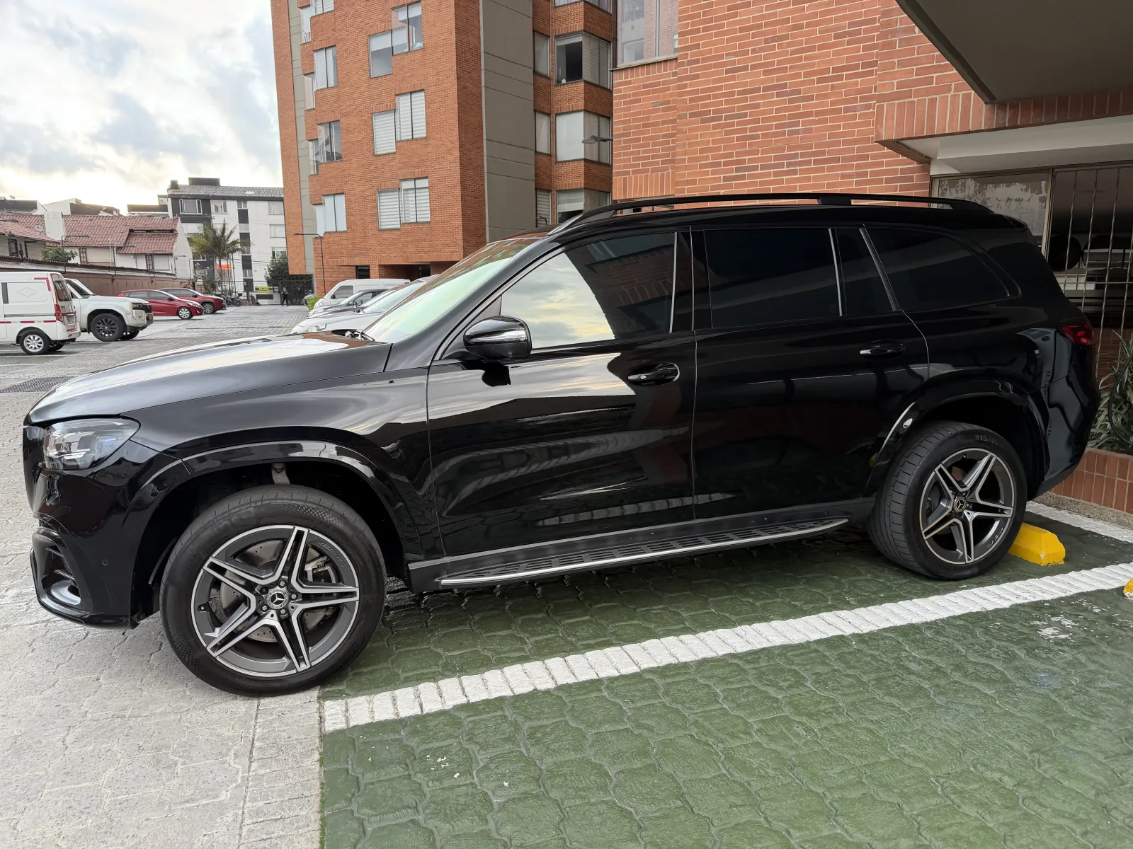 MERCEDES-BENZ GLS450 3.0 MILD HYBRID 2026