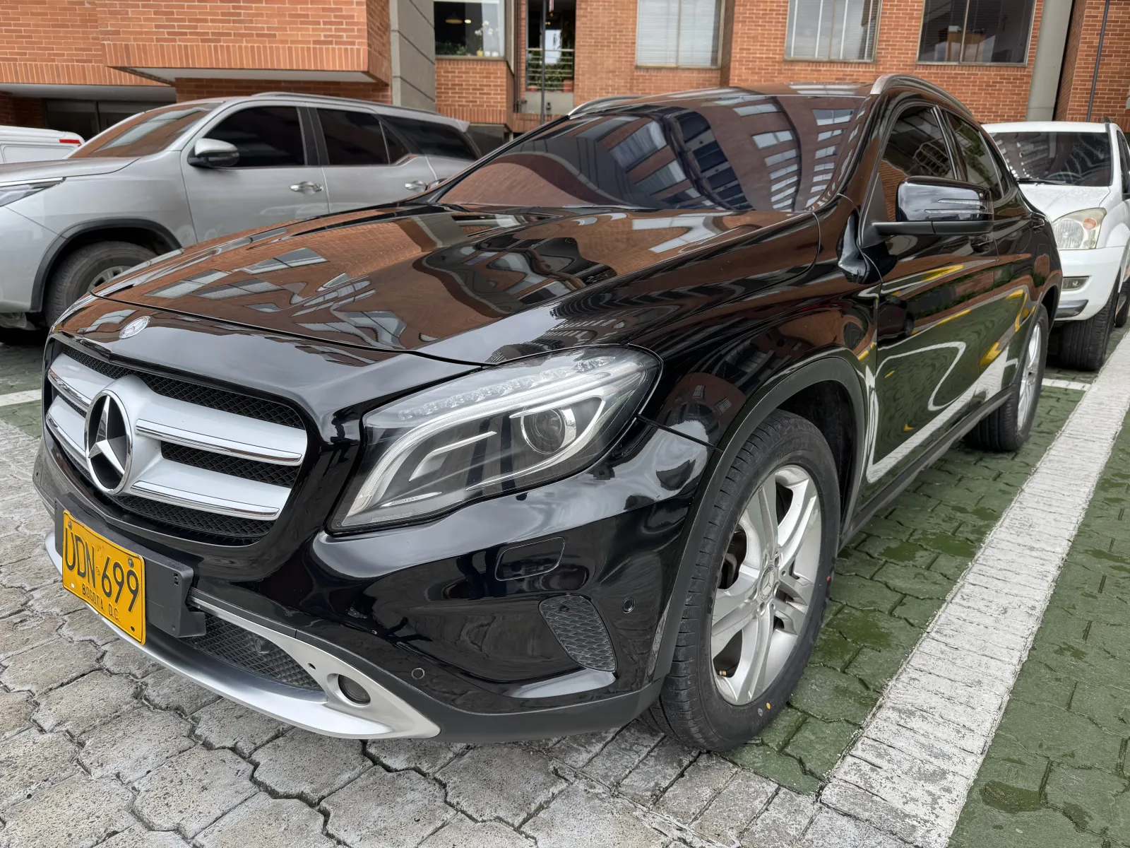 Mercedes Benz GLA200 2015