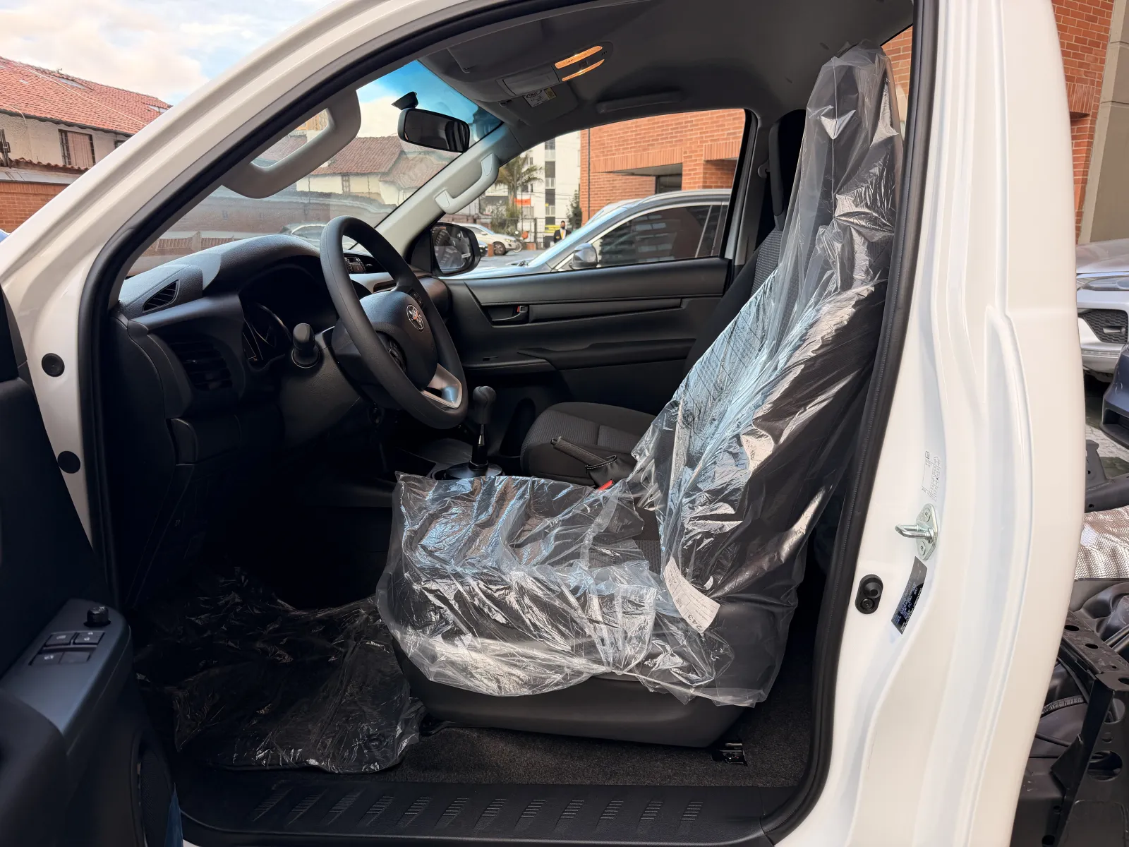 TOYOTA HILUX 2.4 DIÉSEL 4X4 2027